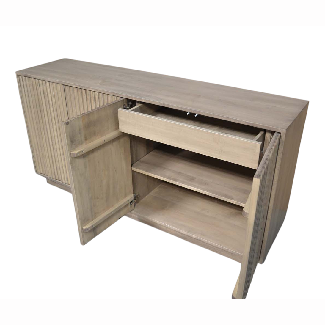 Hampton sideboard 18" x 60" x 36" 4 door 2 interior drawer